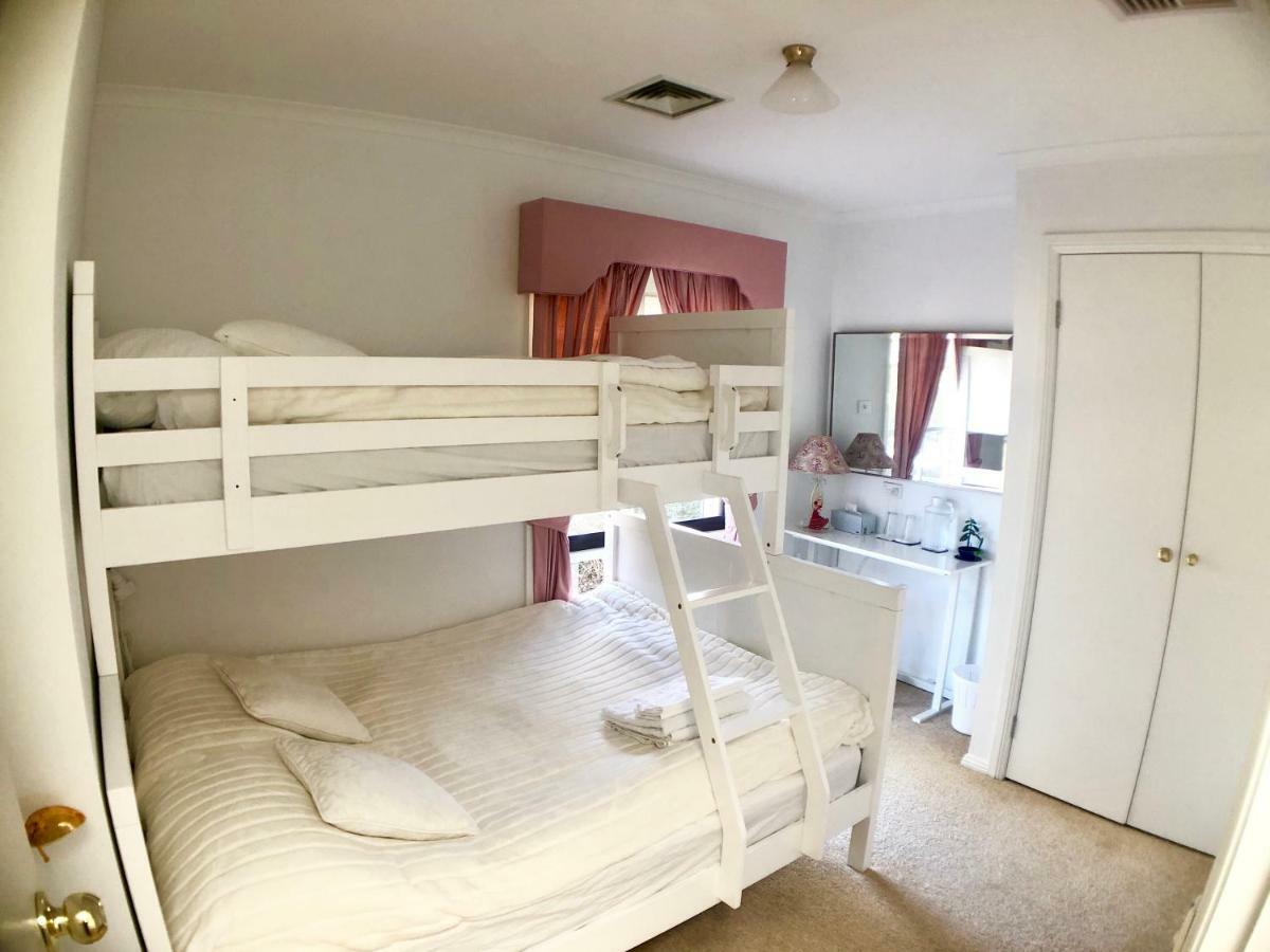 Melbourne Garden Bed And Breakfast Melton Eksteriør bilde