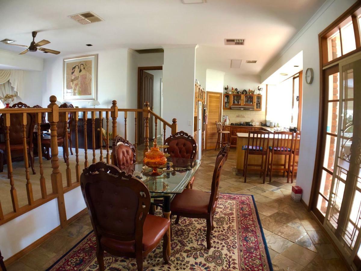 Melbourne Garden Bed And Breakfast Melton Eksteriør bilde